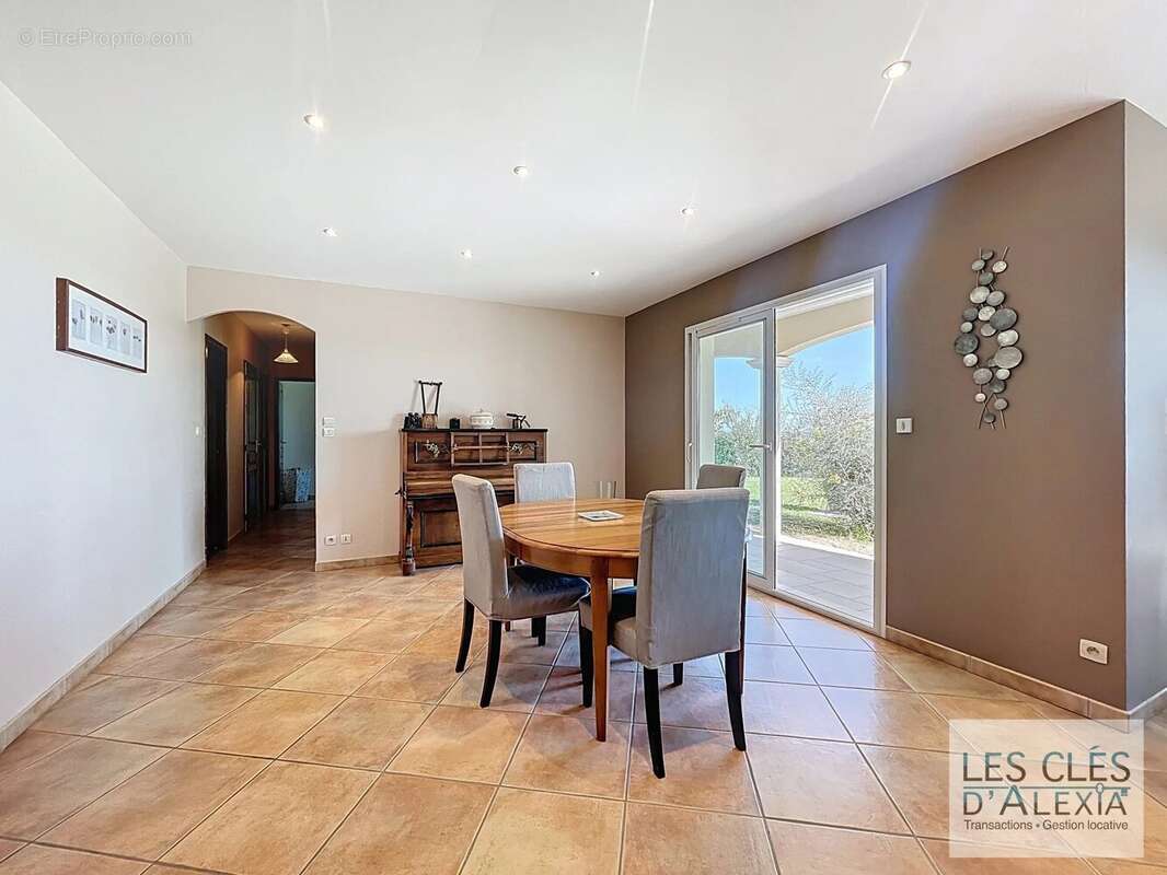 Maison à TUPIN-ET-SEMONS