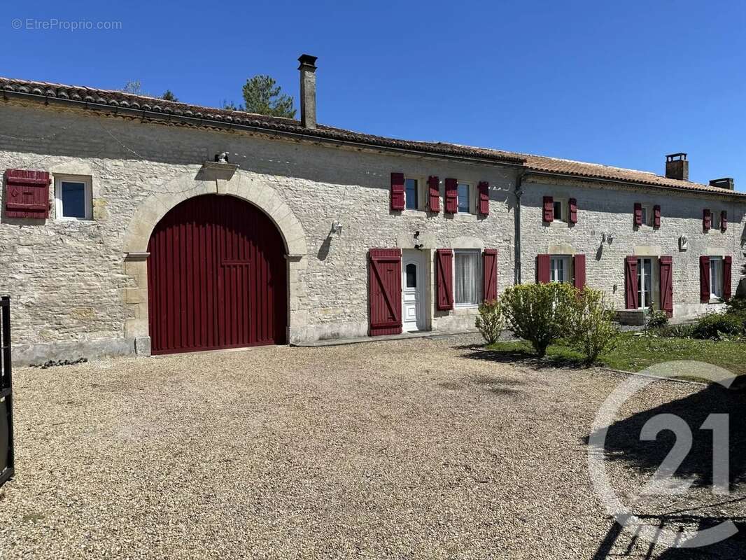 Maison à ROMAZIERES