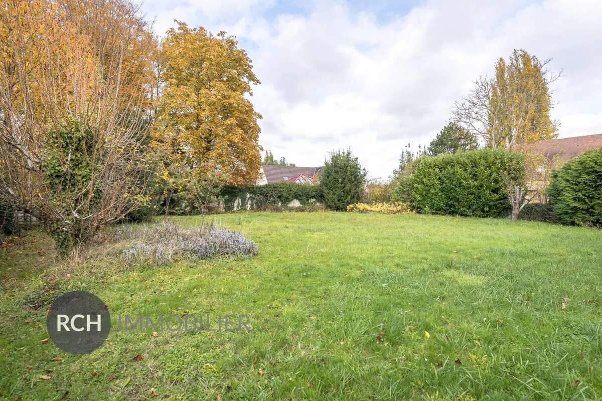 Terrain à MONTFORT-L&#039;AMAURY