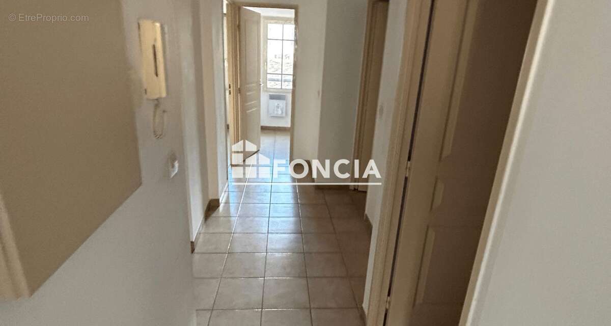 Appartement à MARSEILLE-2E