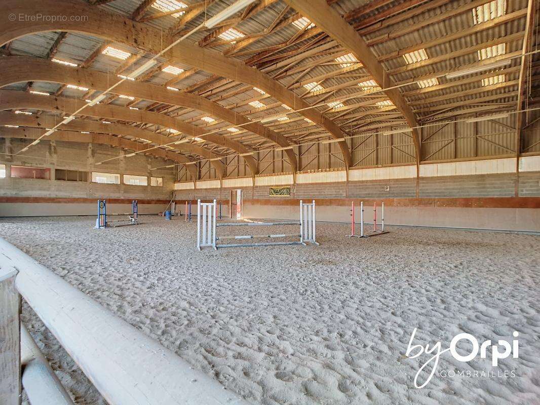 Maison à DURDAT-LAREQUILLE