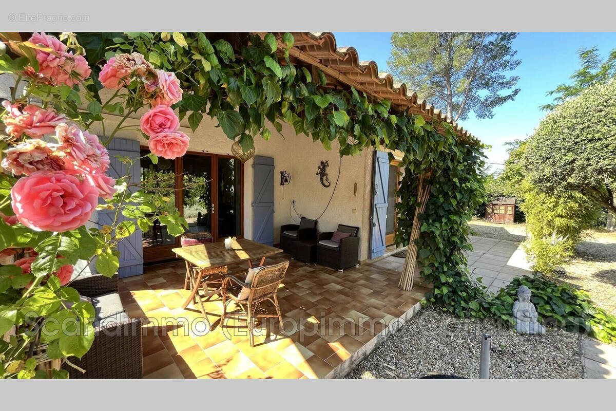 Maison à SAINT-ANTONIN-DU-VAR