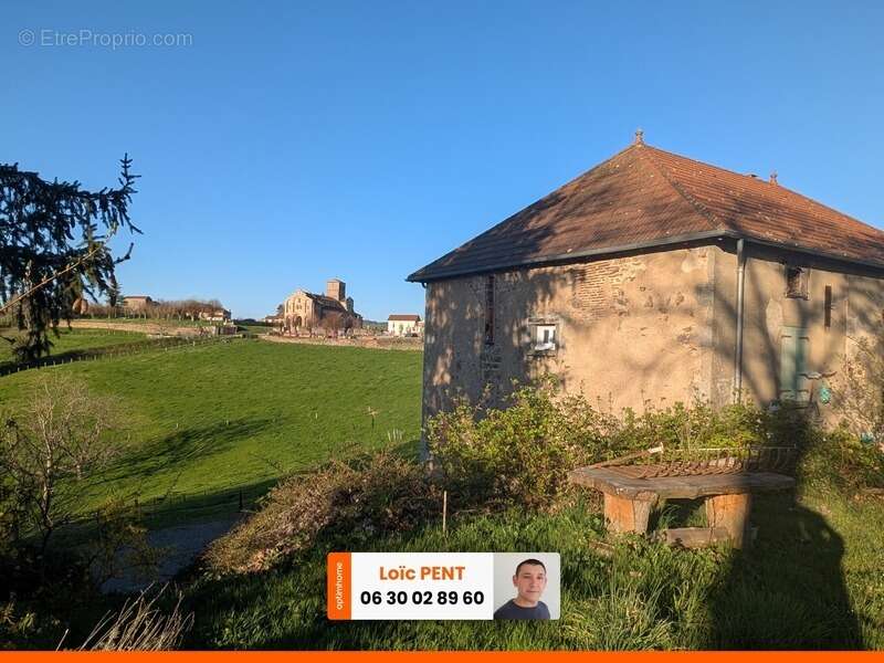 Maison à CHATEL-MONTAGNE