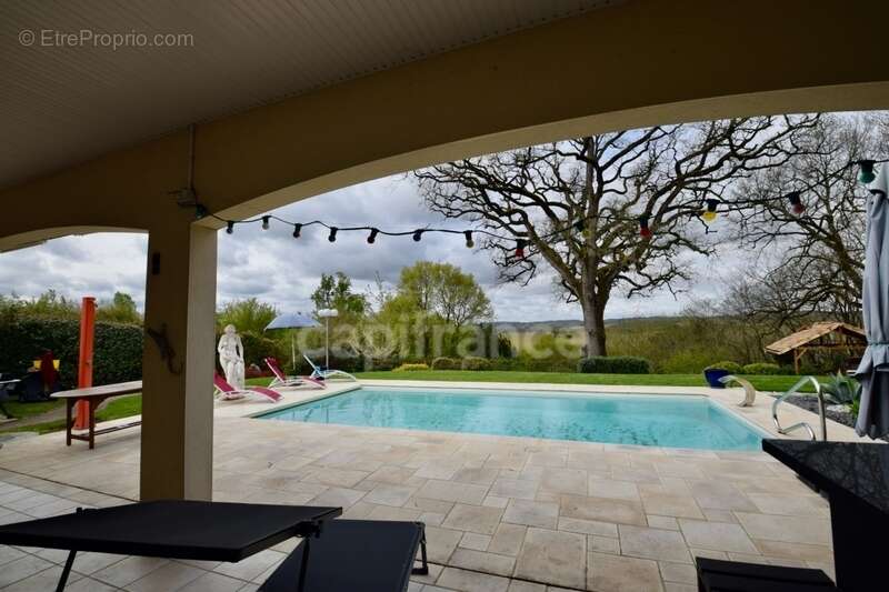 Villa de plain pied - 4 chambres - piscine - terrain de pétanque - garage - cadre naturel privilégié - photo 26