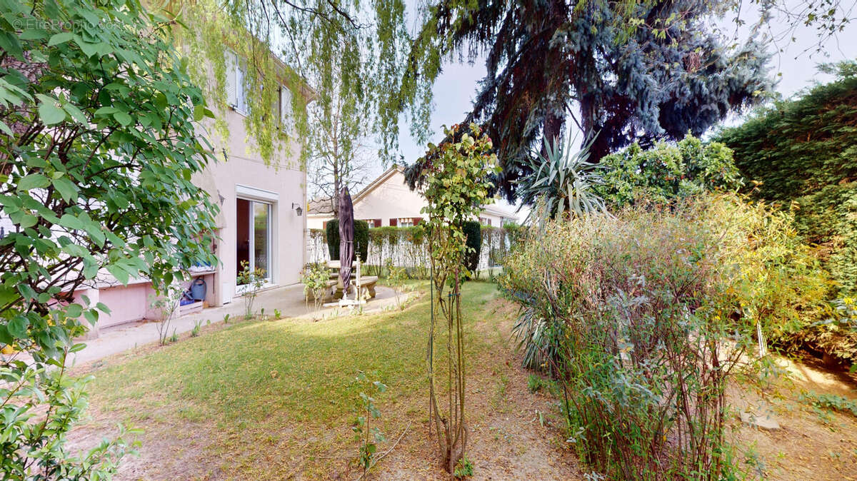 Maison à LE PLESSIS-PATE