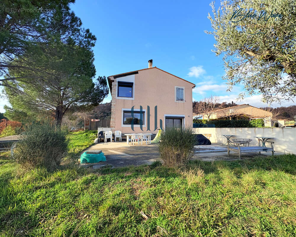 Maison à SAINTE-CROIX-DU-VERDON