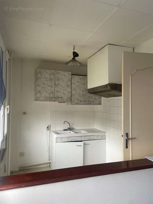Soissons (02) a vendre  hyper centre appartement de 37 m  1 etage avec parking - photo 3