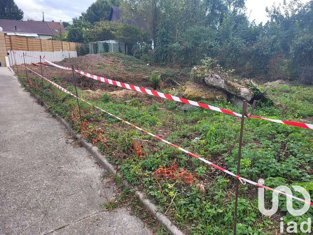 Photo 2 - Terrain à MENNECY