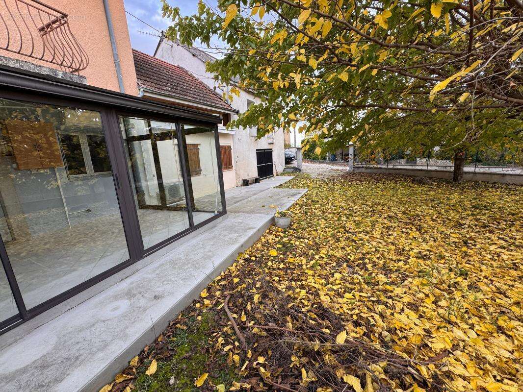 Maison à SAINT-ROMAIN-DE-JALIONAS