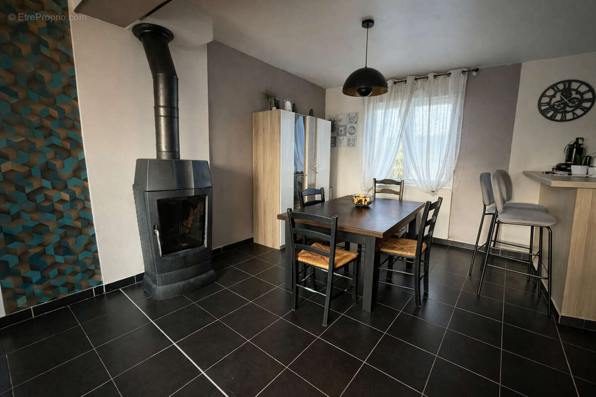 Maison à DAMVILLE