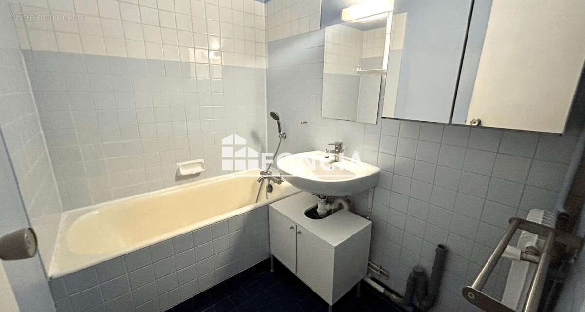 Appartement à FRESNES