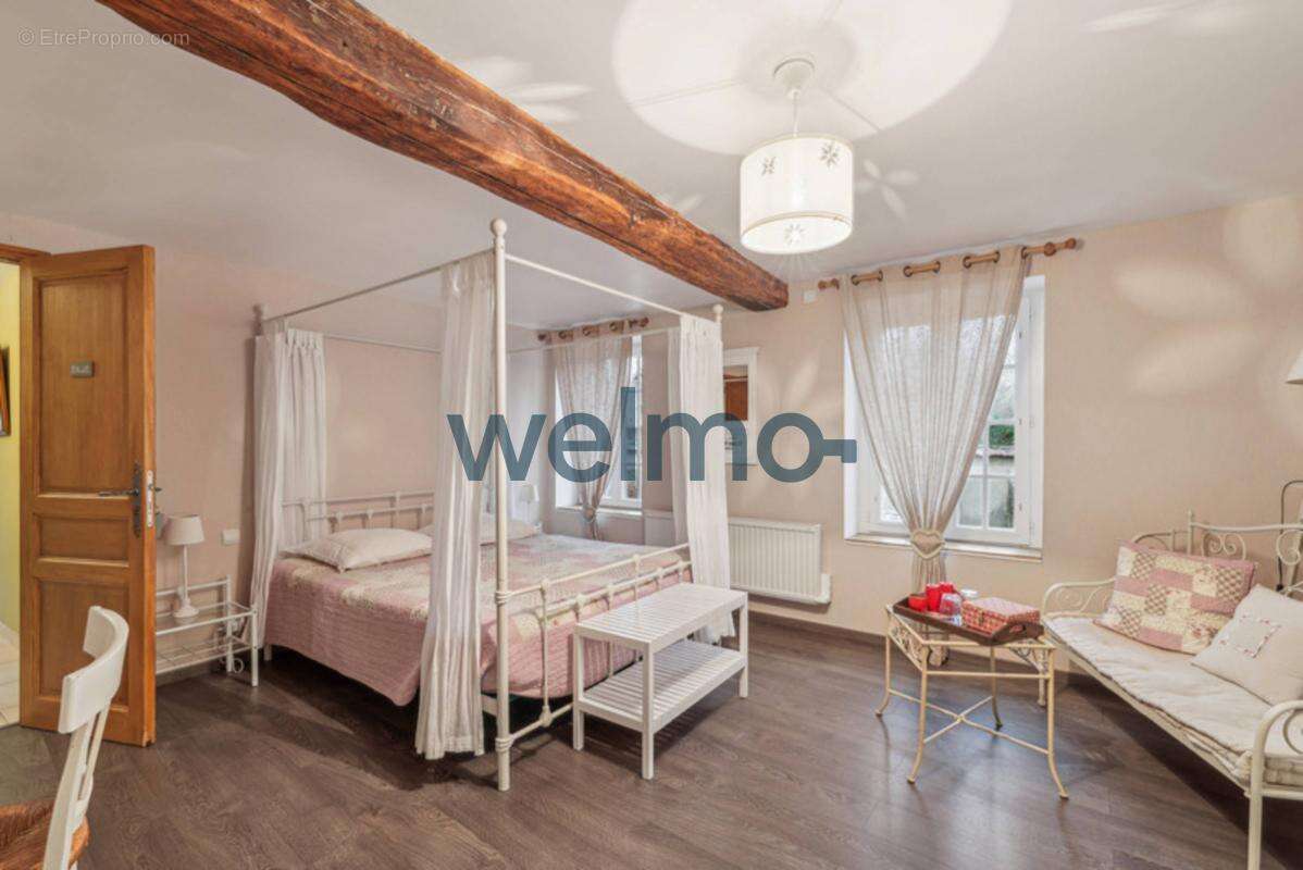 Maison à LA CROIX-SAINT-LEUFROY