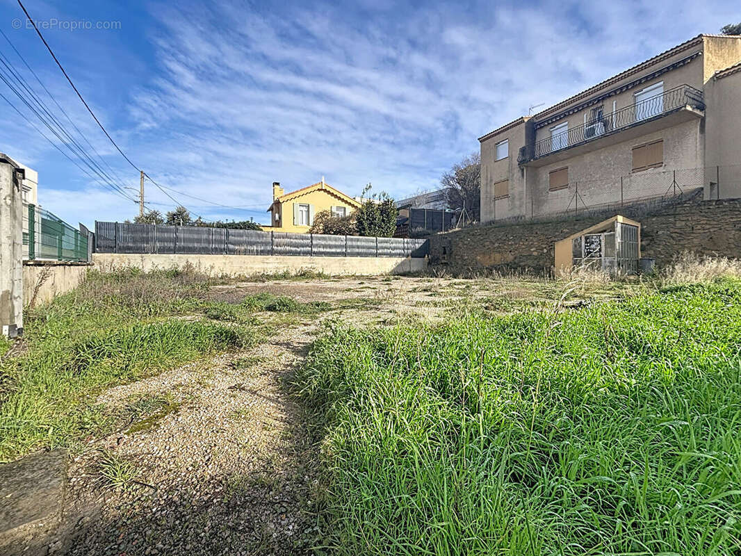 Terrain à SALON-DE-PROVENCE