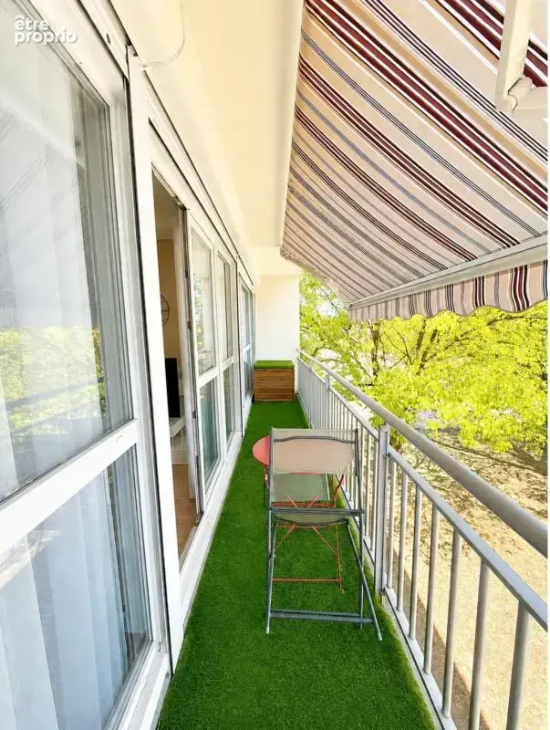 CHEVIGNY-SAINT-SAUVEUR — T3 lumineux, ascenseur & entièrement rénové avec balcon et place de parking - photo 1