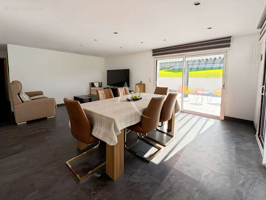 Maison à GRAND-CHAMP