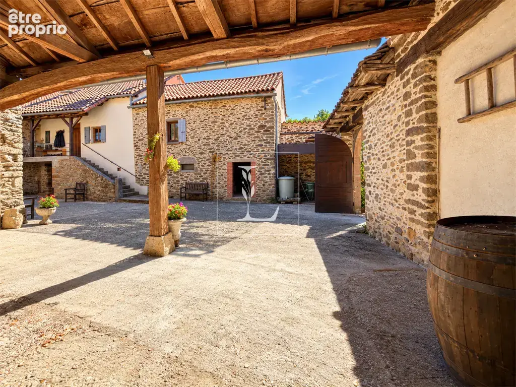 Propriété de caractere renovee, avec maison d'habitation, gîtes, dependances et piscine - segala tarnais - photo 4