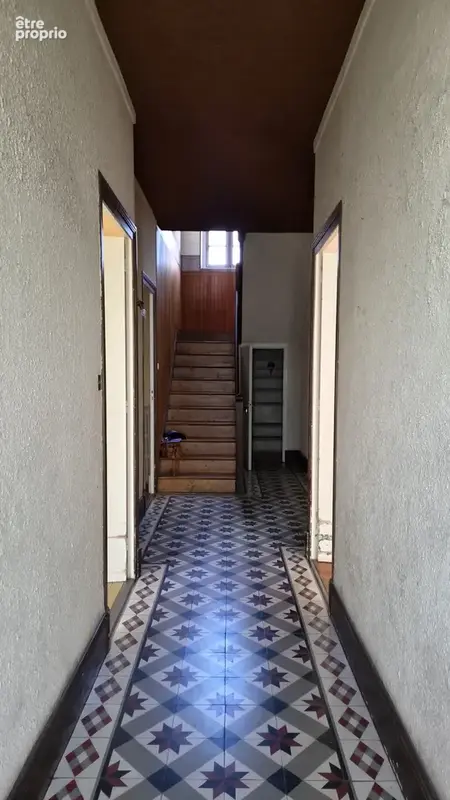 Maison indépendante 155 m2 à Romans-sur-Isère   4 chambres, terrain 903 m2, ascenseur et fort potentiel - photo 8