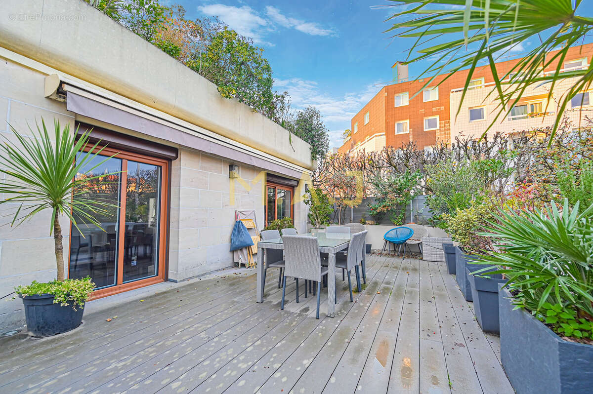 Appartement à LE PERREUX-SUR-MARNE