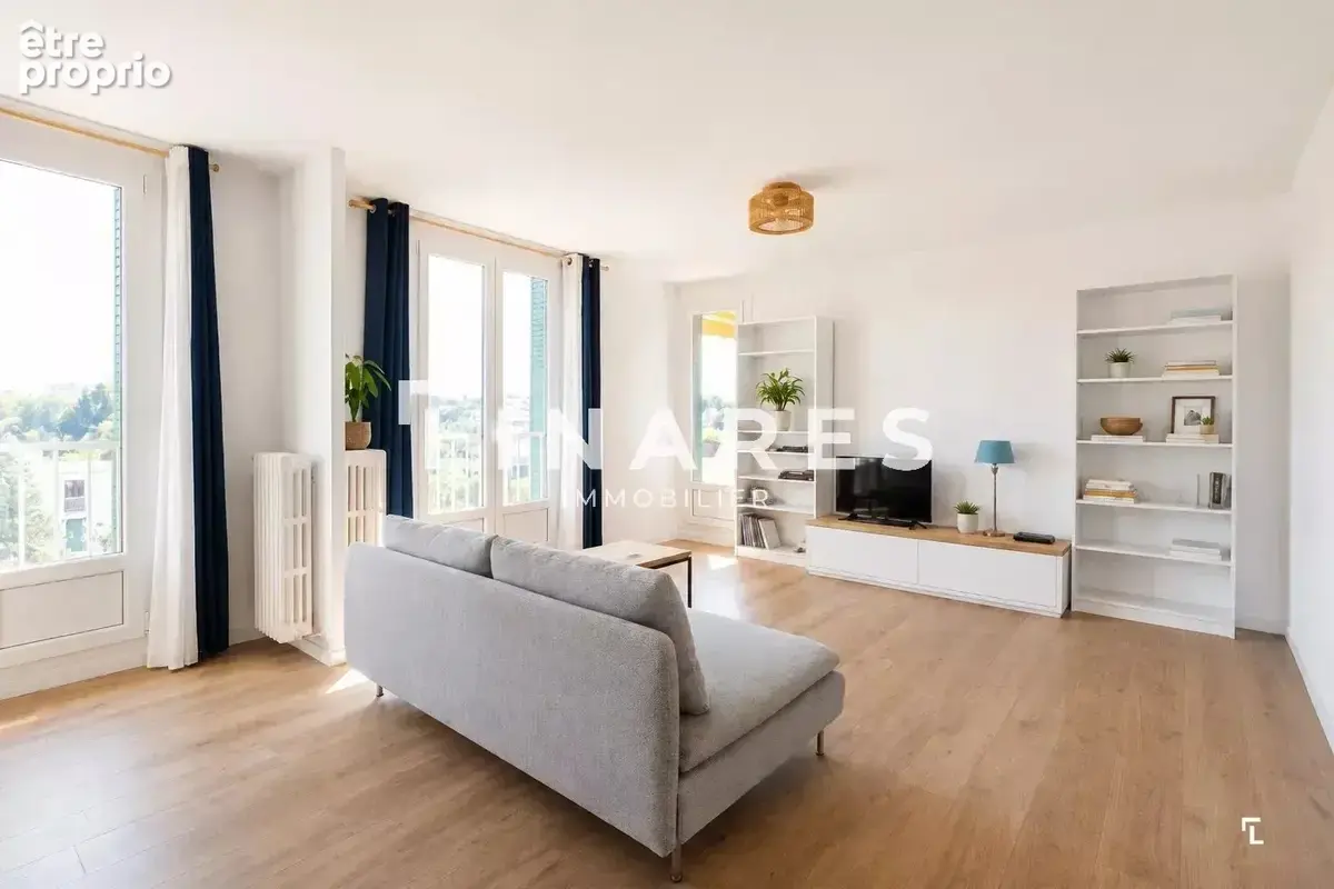 COCON LUMINEUX - Appartement T3/4 Dernier Étage 82m2 - Terrasse - Loggia - Cellier - 13190 Allauch - photo 5