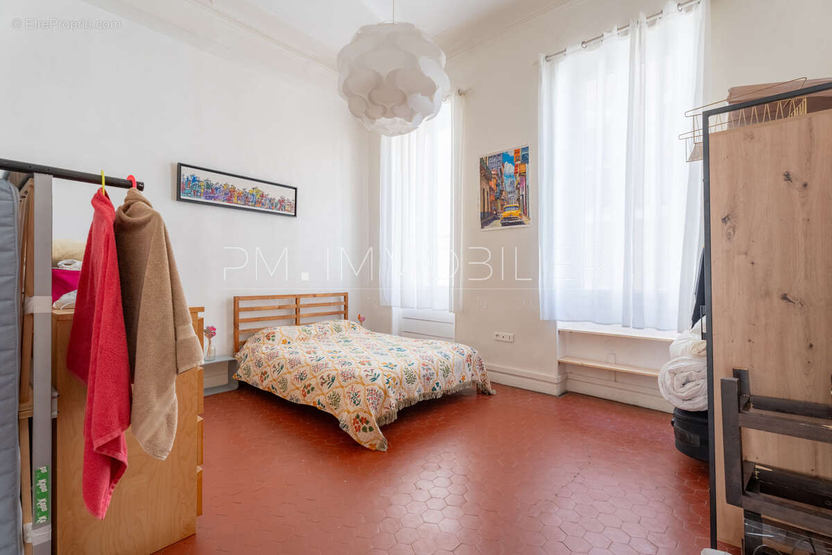 Appartement à MARSEILLE-1E