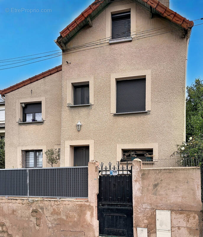 Maison à VILLENEUVE-SAINT-GEORGES