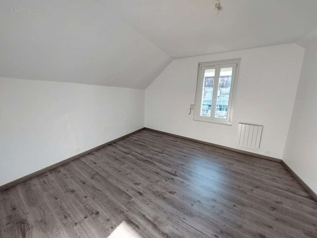 Maison à NEUVILLE-SAINT-REMY