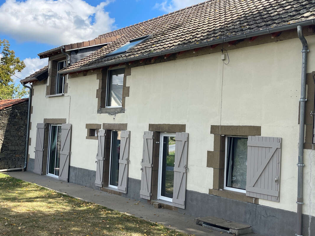 Maison à SAINT-MARCEL-EN-MARCILLAT