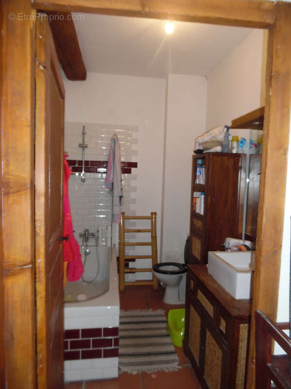 Maison à OPOUL-PERILLOS