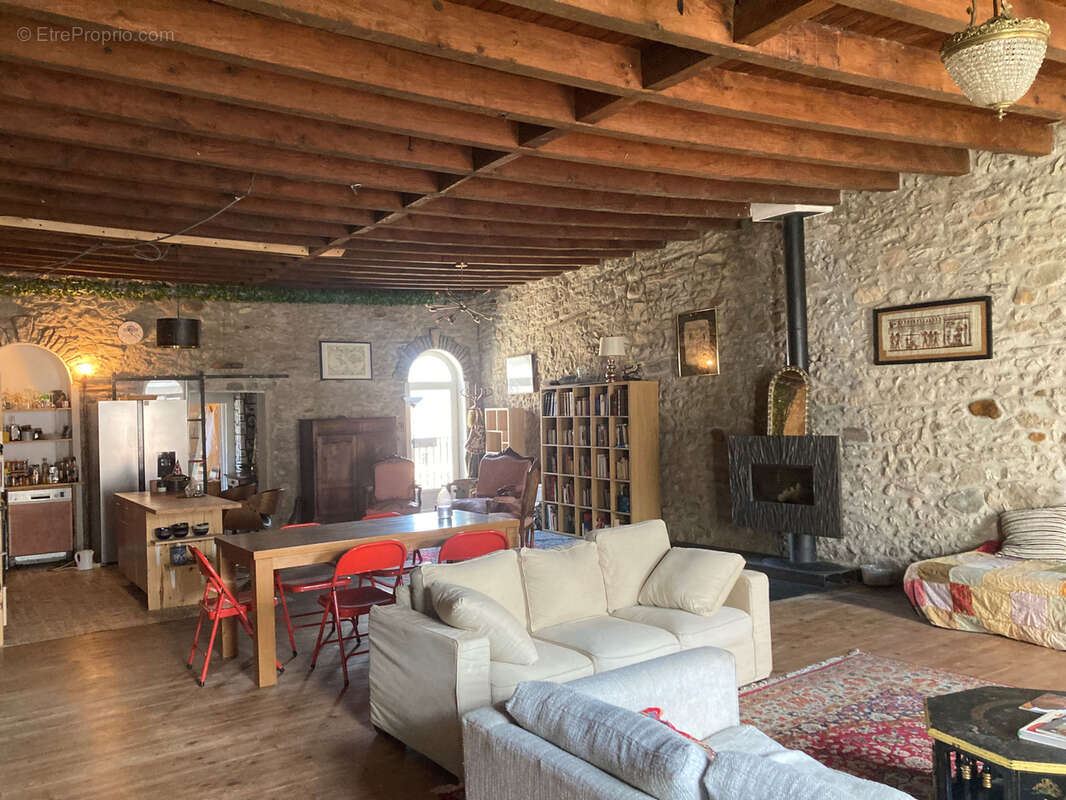 Maison à DOUZENS