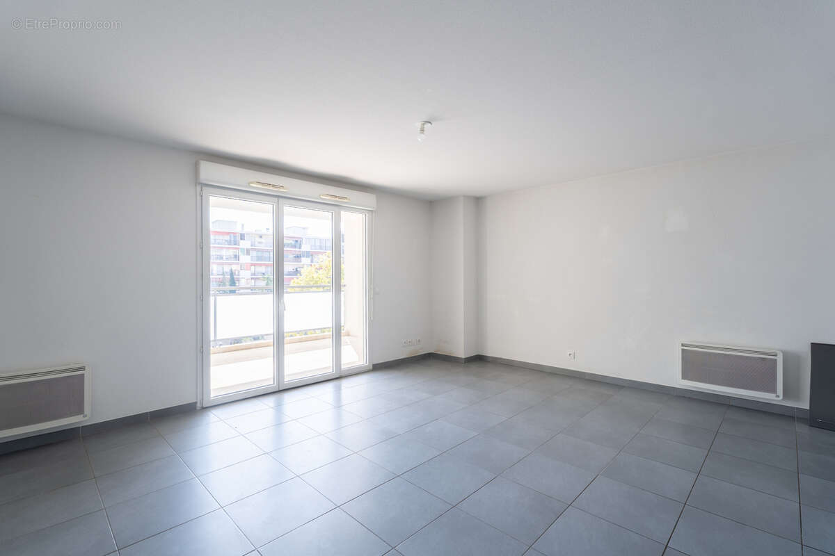 Appartement à MARSEILLE-5E