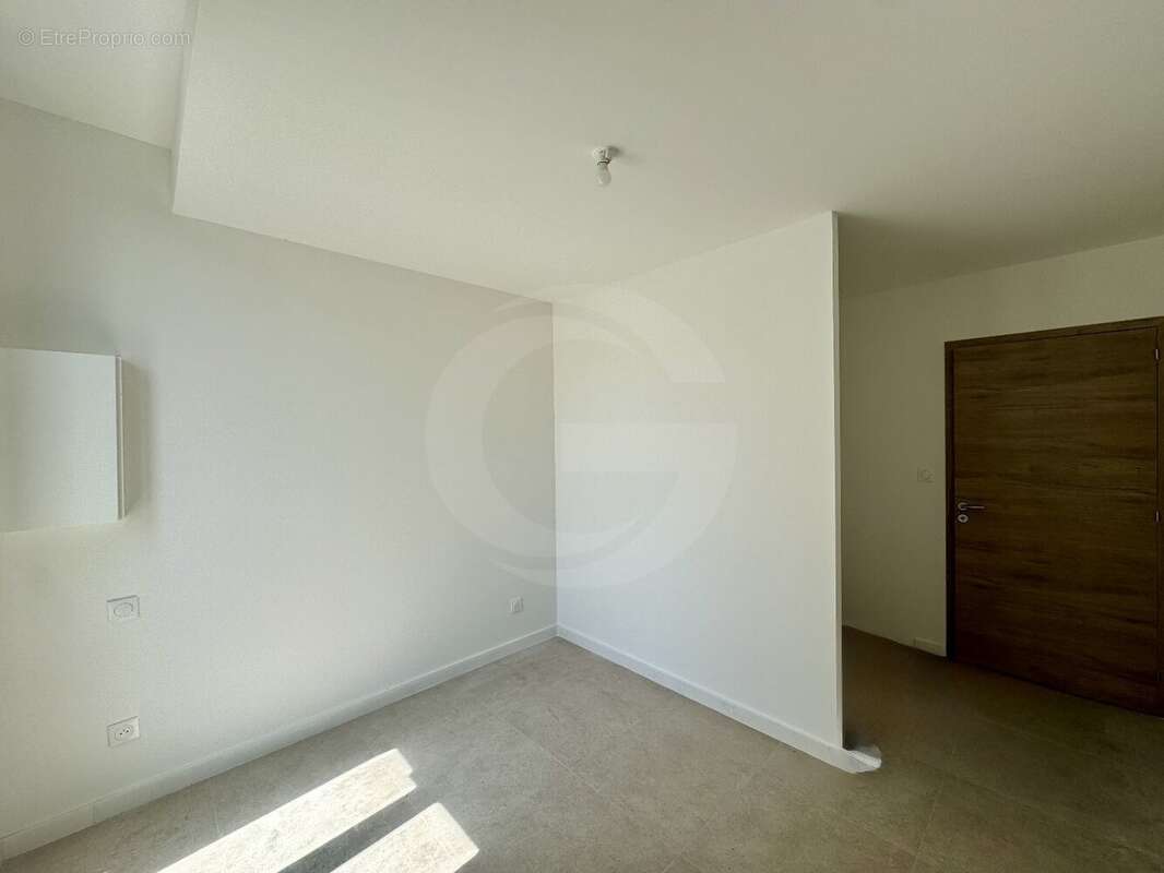 Appartement à MEZE