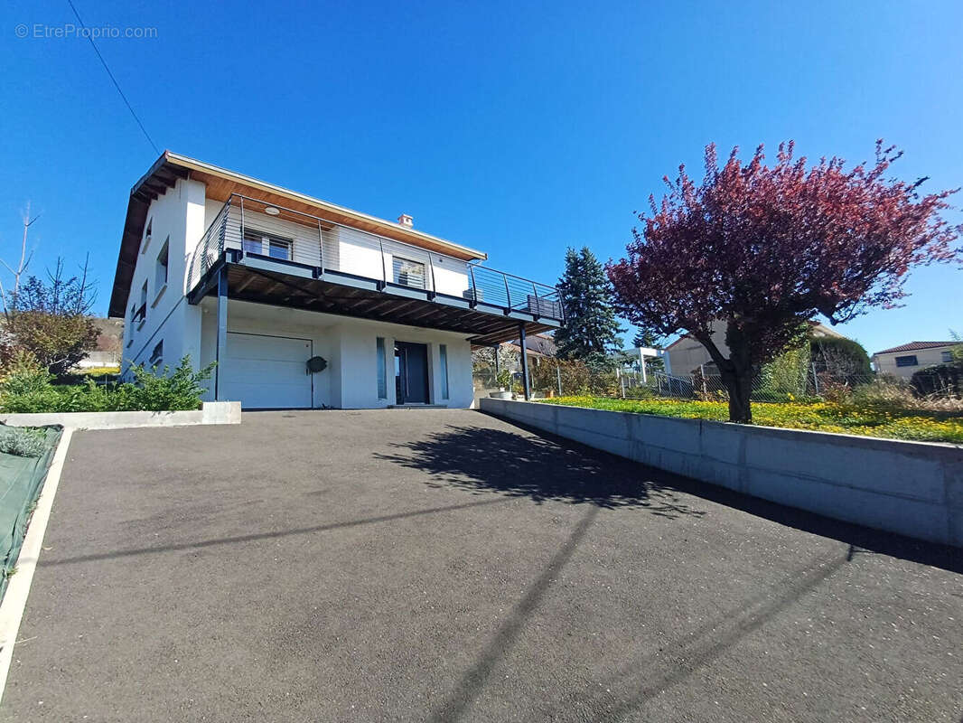 Maison Cournon D Auvergne 7 pièce(s) 165 m2 - photo 2
