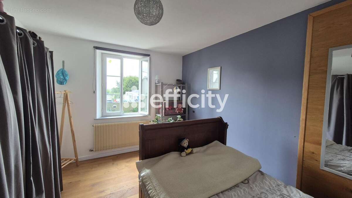 Maison à LONGUES-SUR-MER