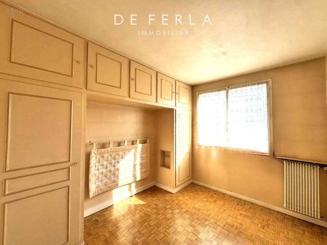 Paris XIVème - Moulin Vert: Appartement traversant de 3 pièces avec balcon à rénover - photo 5