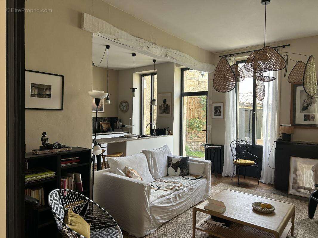 Maison à SAINT-JEAN-D'ANGELY