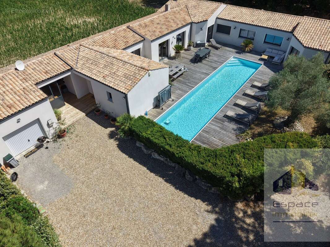 Maison à AIGREFEUILLE-D'AUNIS