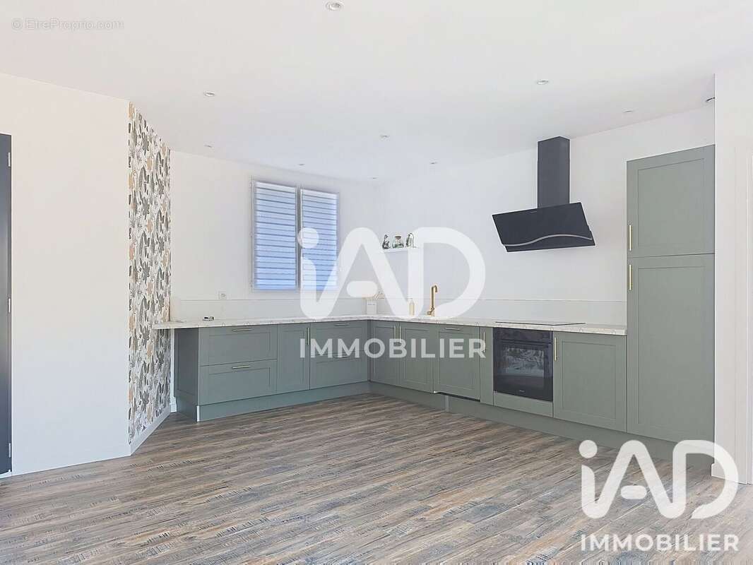 Maison 130 m² à Usson-Du-Poitou  - photo 3