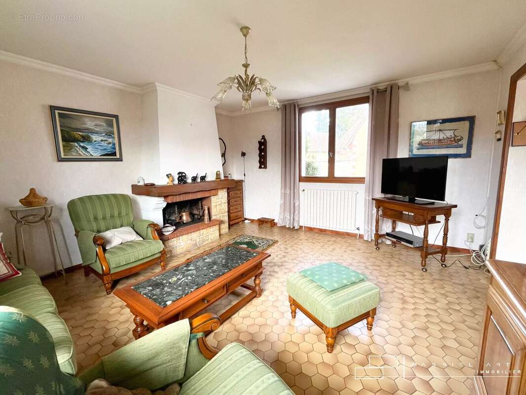 Maison à CASTERA-VERDUZAN