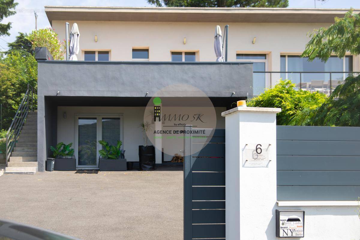 Maison à ROCHETAILLEE-SUR-SAONE