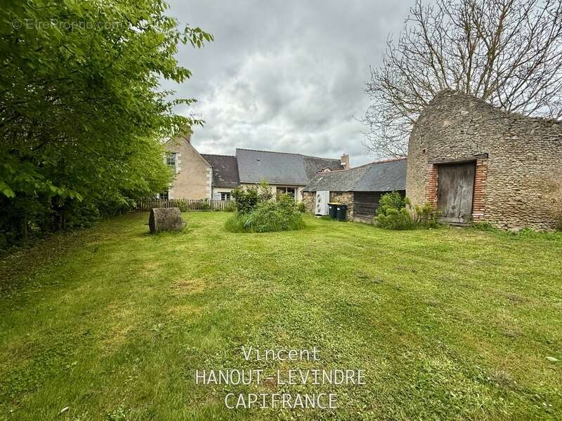 Maison à SOULAIRE-ET-BOURG