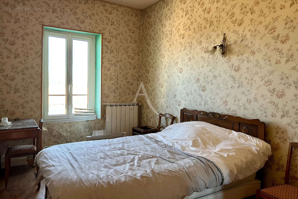 Maison à L'ILE-D'ELLE