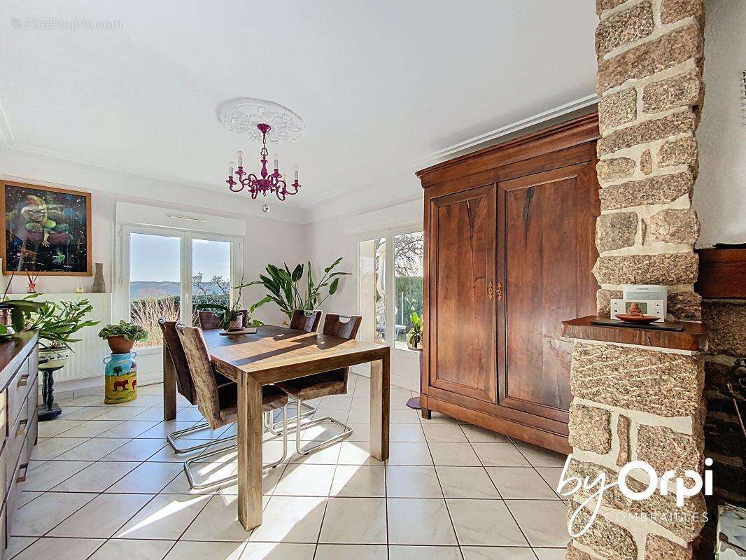 Maison à SAINT-ELOY-LES-MINES