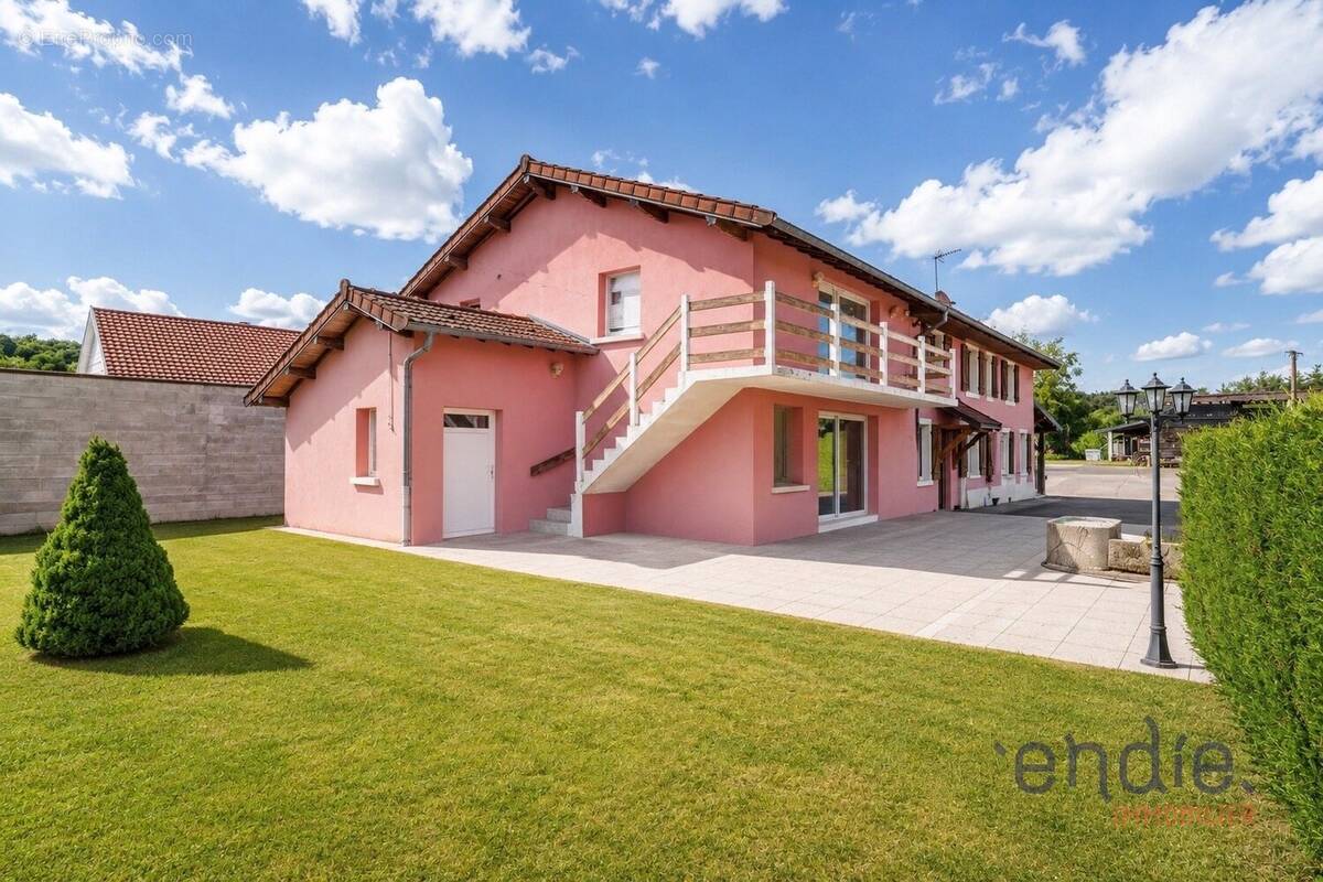 Maison à CHAMPAGNEY