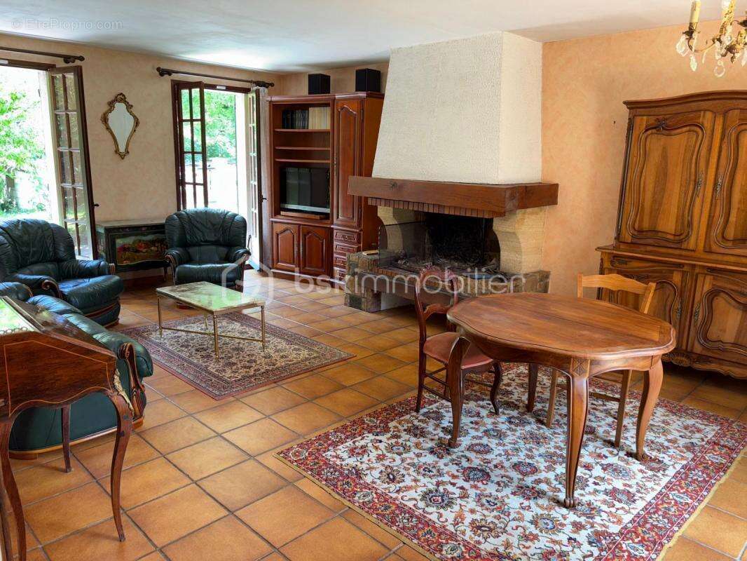 Maison à AVILLY-SAINT-LEONARD