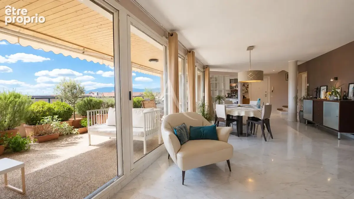 Appartement duplex 212 m² - Résidence Les Cyclades -Saint-Julien-en-Genevois - photo 2