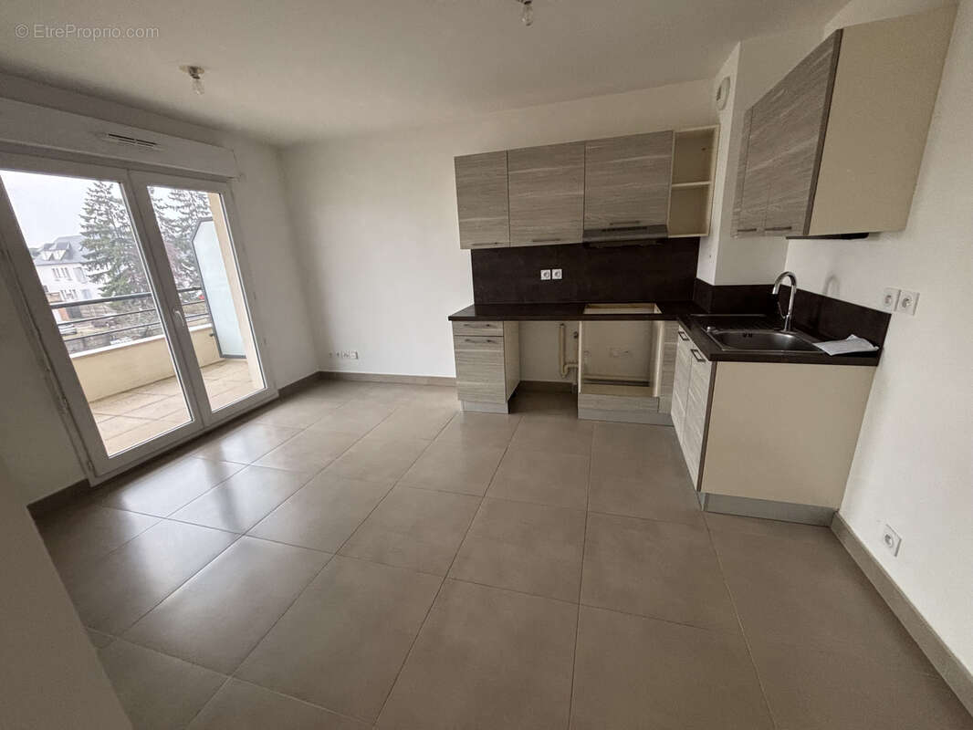 Appartement à SAINTE-GENEVIEVE-DES-BOIS