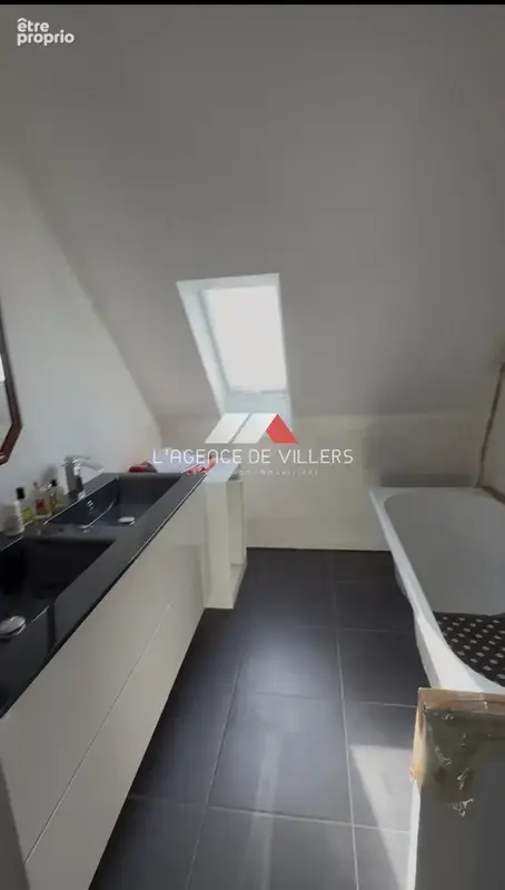 Pavillon récent sur 508 m2 de jardin. - photo 9
