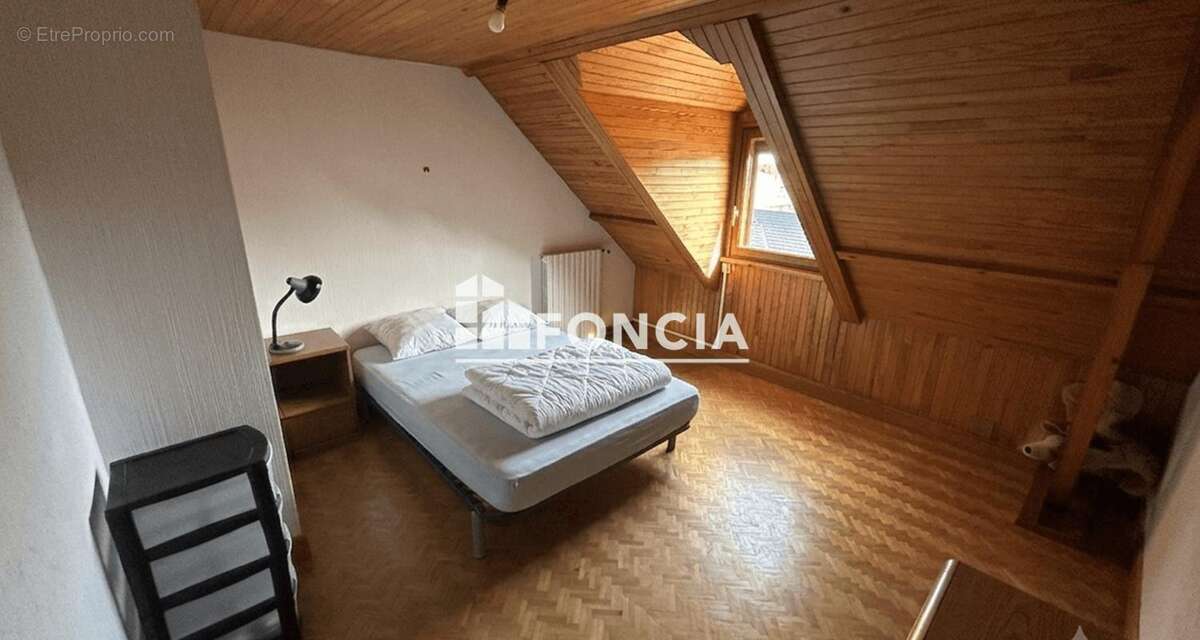 À vendre – Maison familiale avec dépendances et grand terrain à l'entrée du Mans – Changé - photo 7