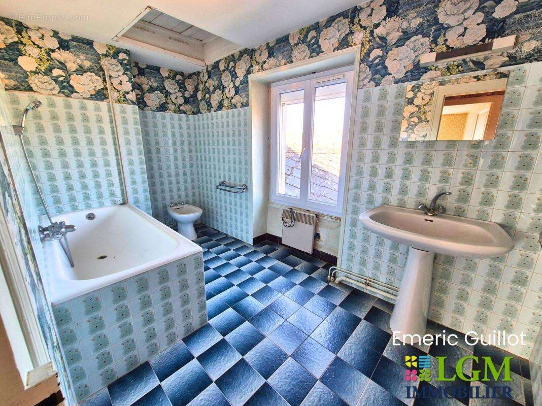Maison de bourg de 120 m² – 3 chambres – Véranda – Atelier – Marolles (41330) - photo 12
