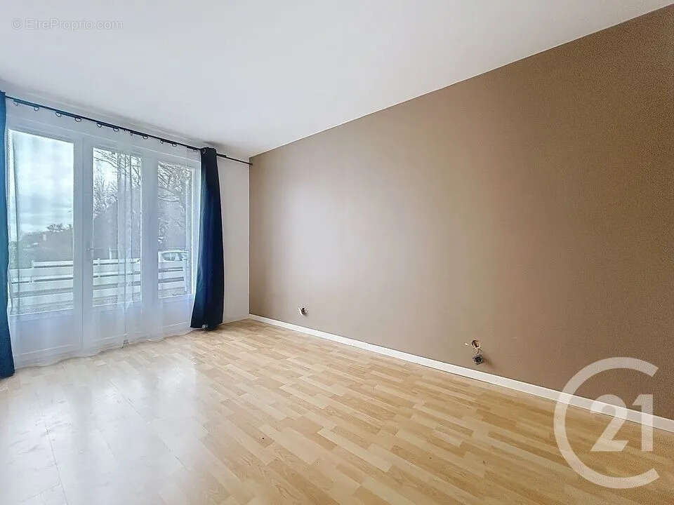 Maison à SAINT-FARGEAU-PONTHIERRY